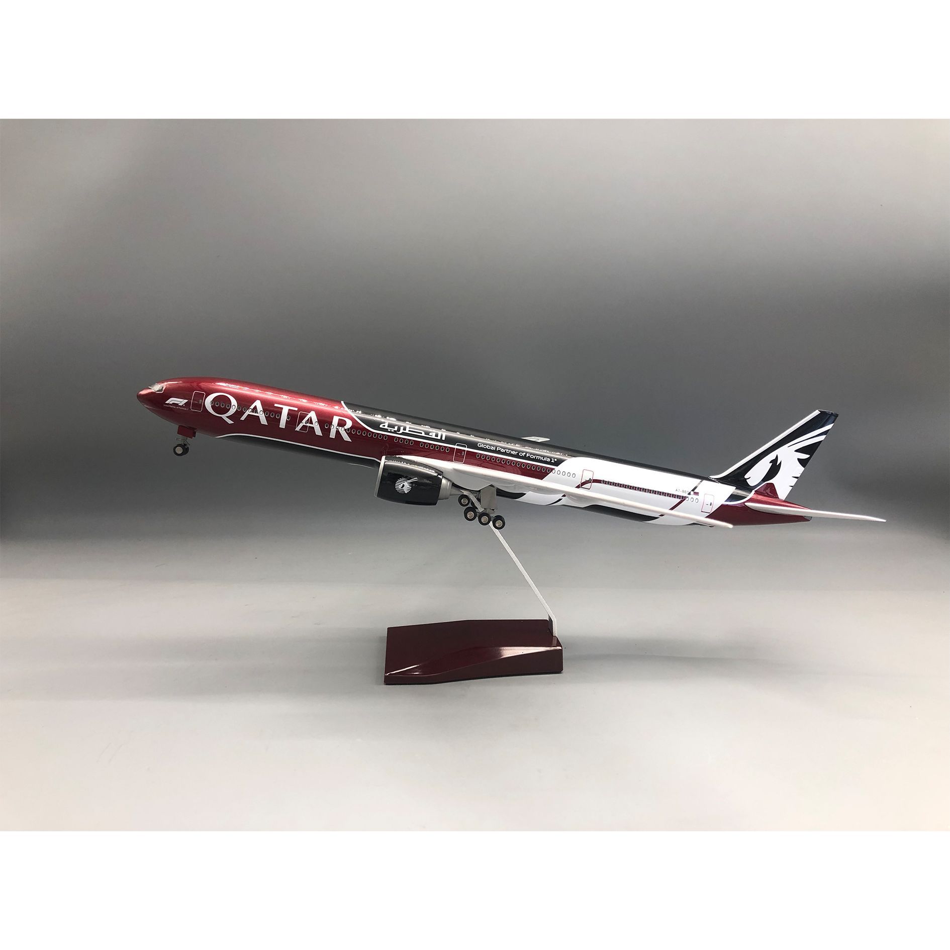 For B777-300 Qatar Model Airpl - Home Decor Qatar 评论和价格