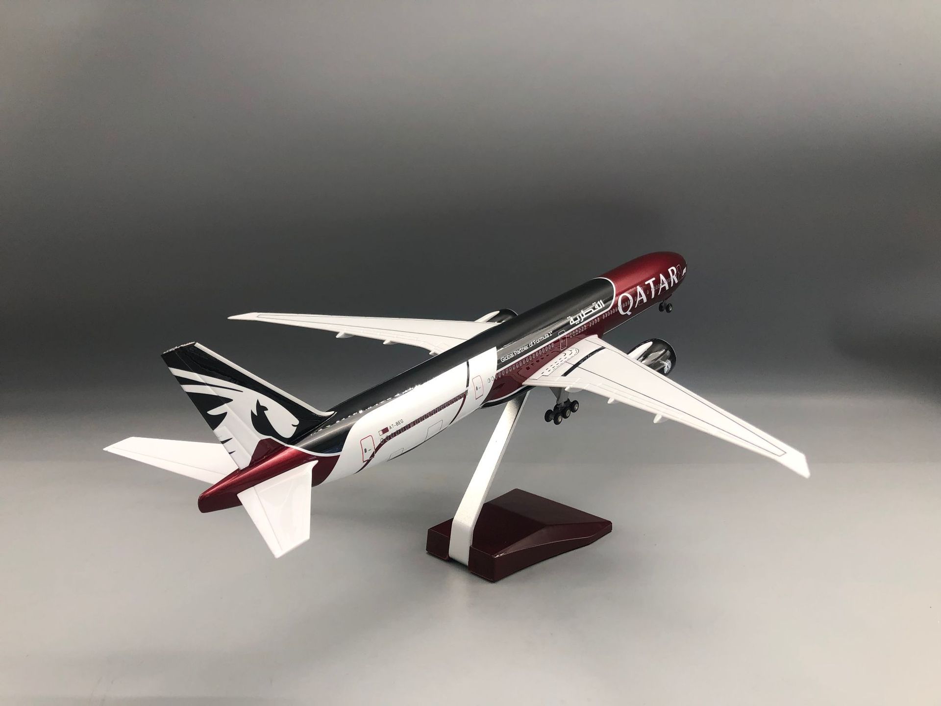 For B777-300 Qatar Model Airpl - Home Decor Qatar 评论和价格