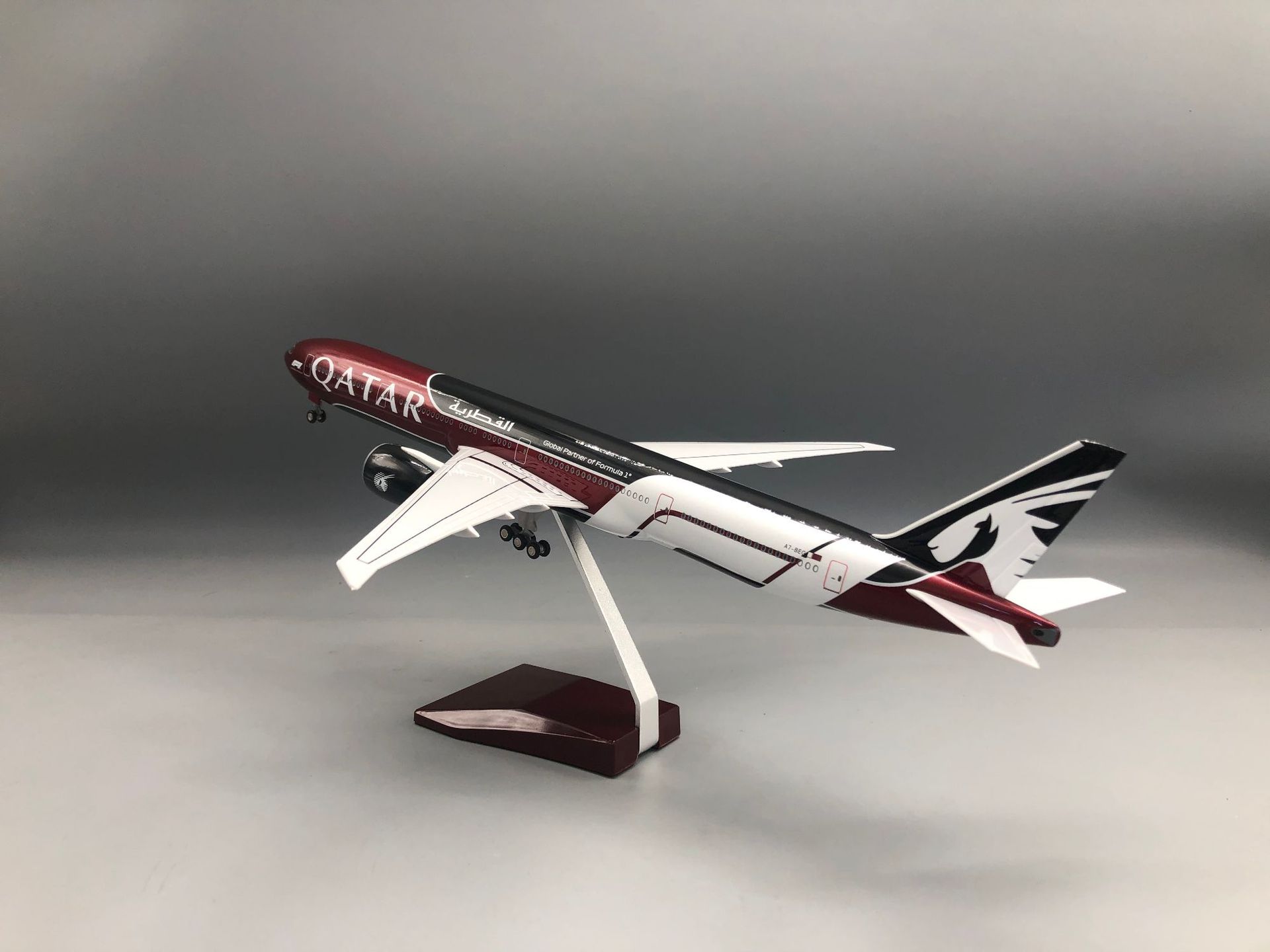 For B777-300 Qatar Model Airpl - Home Decor Qatar 评论和价格