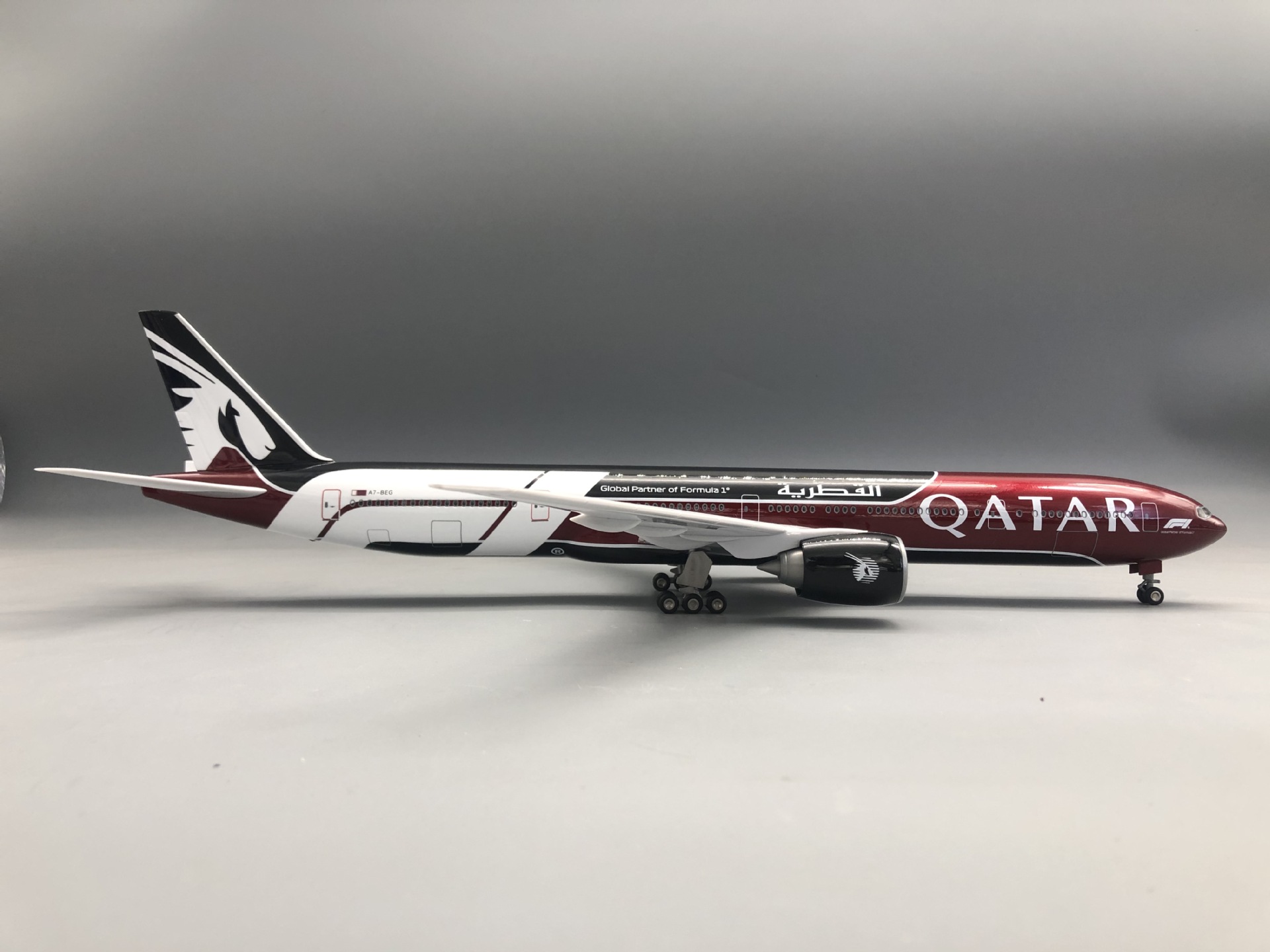 For B777-300 Qatar Model Airpl - Home Decor Qatar 评论和价格